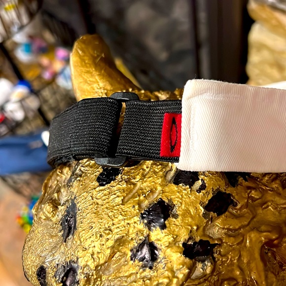 Oakley. White and Black Adjustable Visor. Never Used - Picture 5 of 5